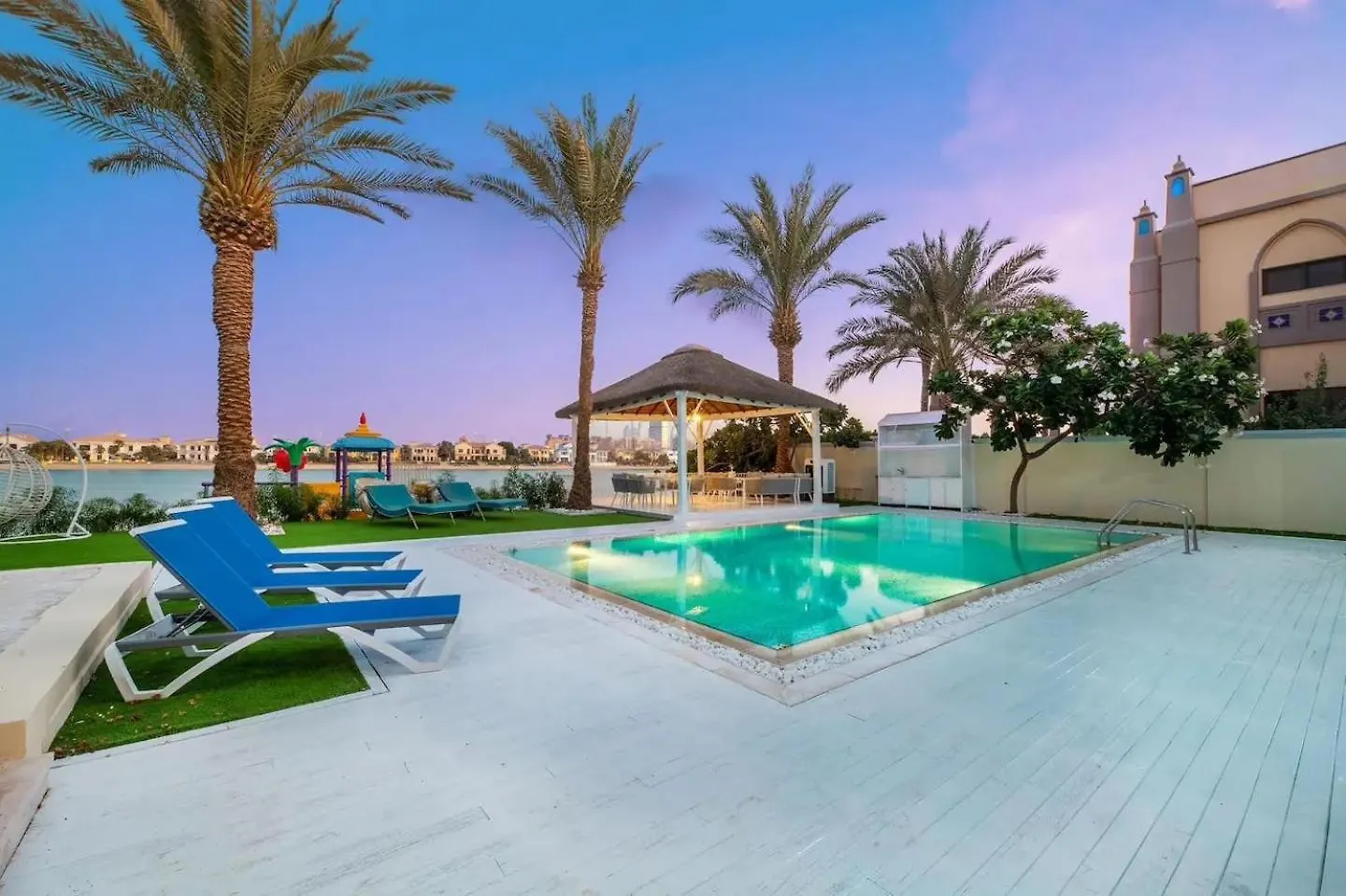 Pristine Paradise Villa In Palm Jumeirah Dubai