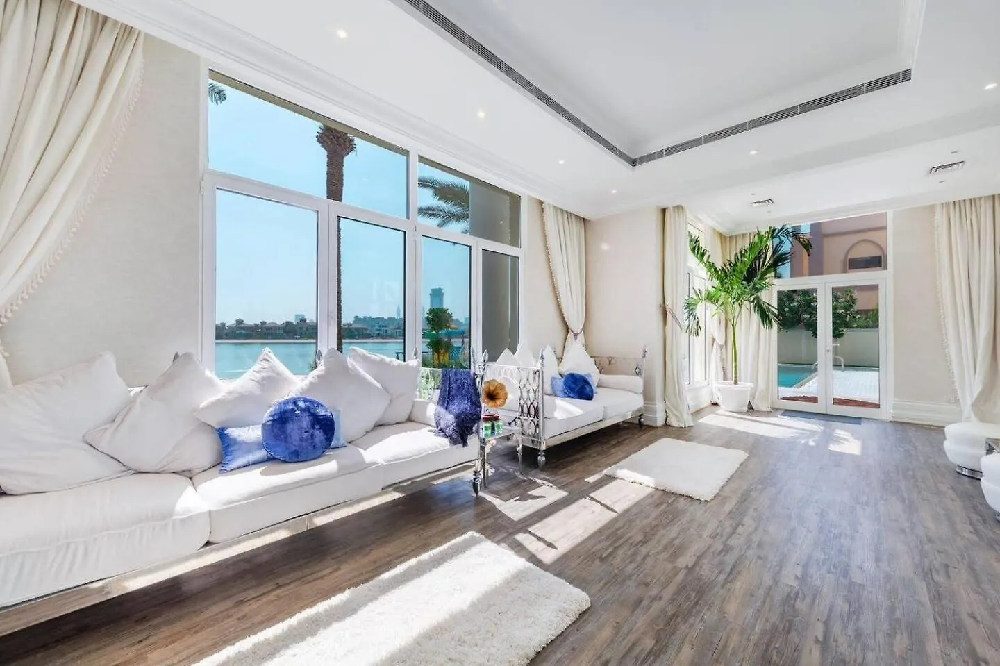 Pristine Paradise Villa In Palm Jumeirah Dubai United Arab Emirates