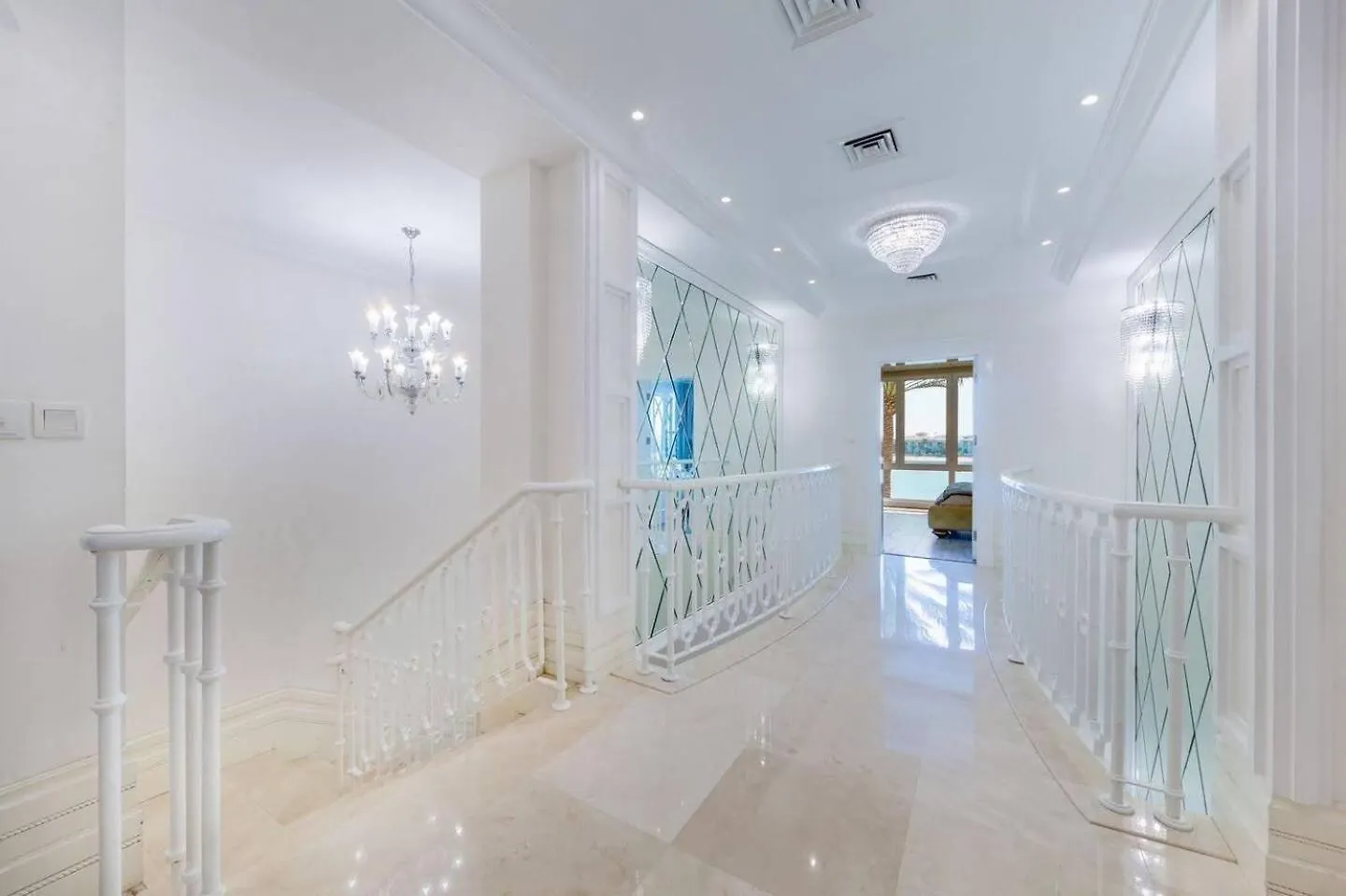 Pristine Paradise Villa In Palm Jumeirah Dubai