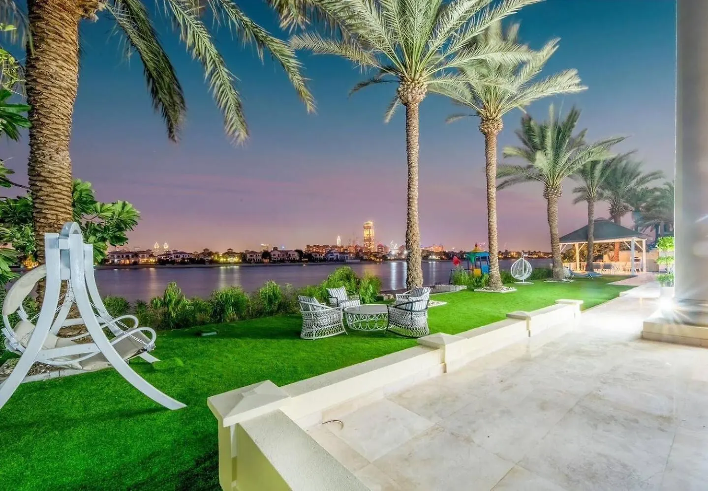 Pristine Paradise Villa In Palm Jumeirah Dubai