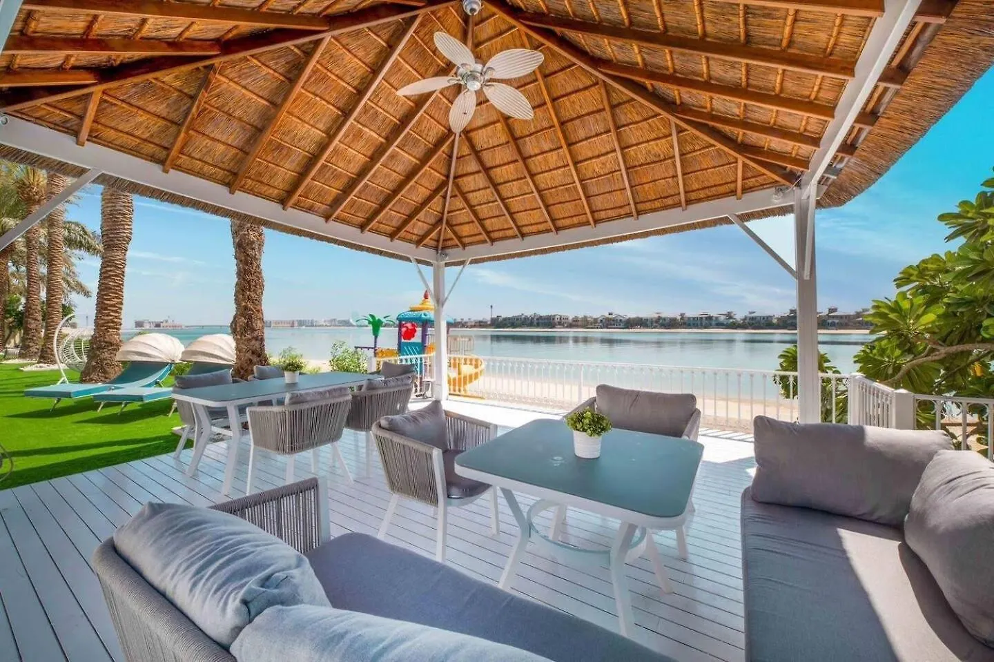 Pristine Paradise Villa In Palm Jumeirah Dubai