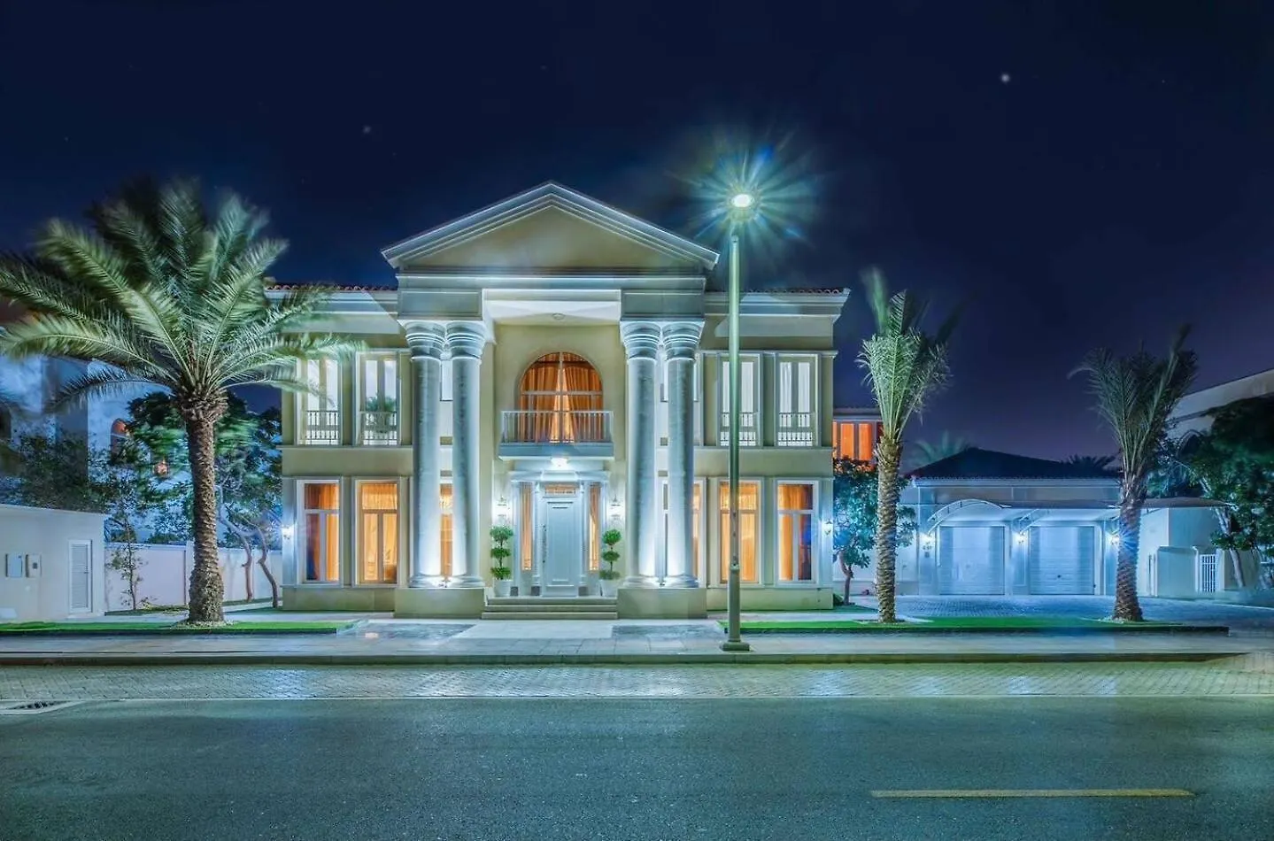 Pristine Paradise Villa In Palm Jumeirah Dubai United Arab Emirates