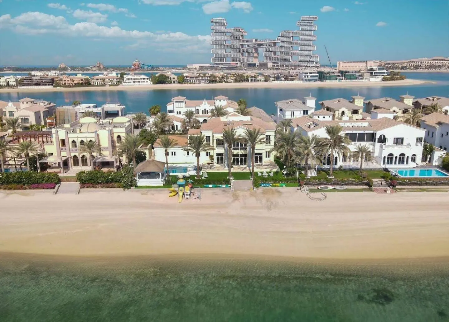Pristine Paradise Villa In Palm Jumeirah Dubai