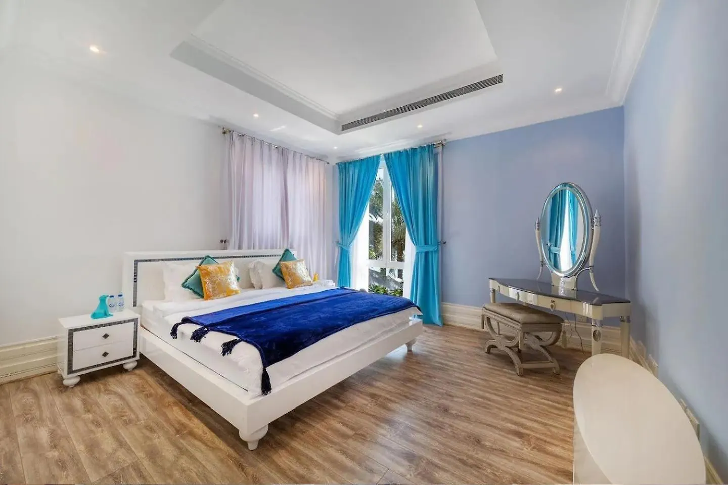 Pristine Paradise Villa In Palm Jumeirah Dubai